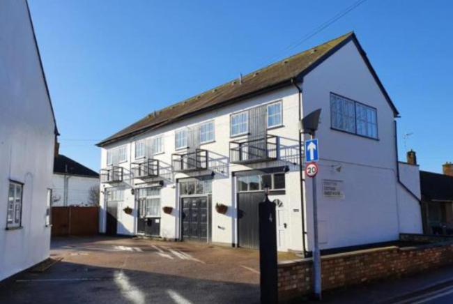 Stratton Cottage Guesthouse Biggleswade Exterior foto The former Methodist Chapel, now a private house